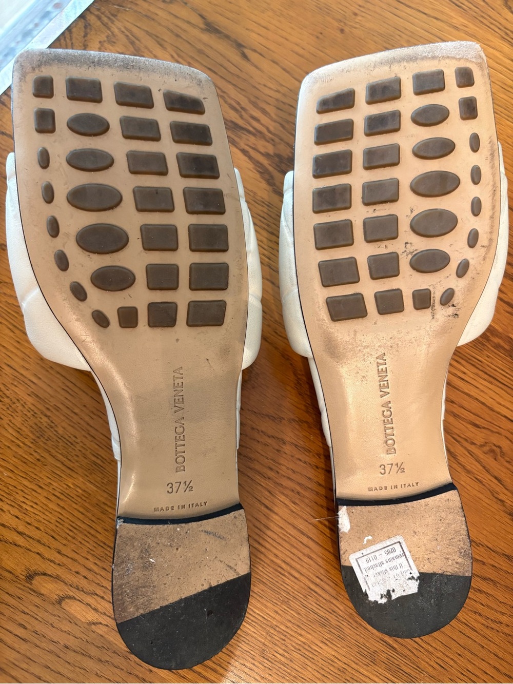 Bottega Veneta White Quilted Slide Sandals - Picture 2 of 3